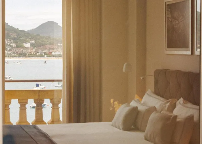 Lasala Plaza - Adults Only 4*