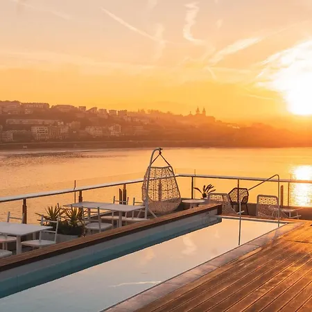 Lasala Plaza - Adults Only