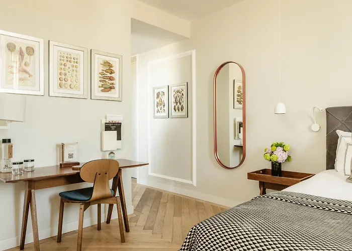 Lasala Plaza - Adults Only 4*