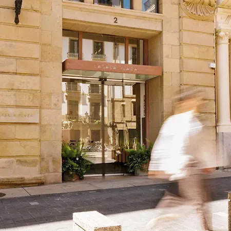 Lasala Plaza - Adults Only