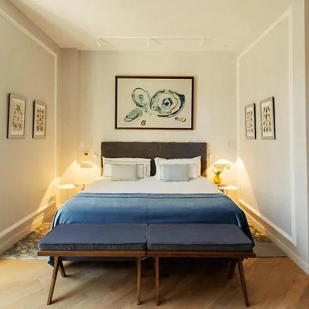 Lasala Plaza - Adults Only