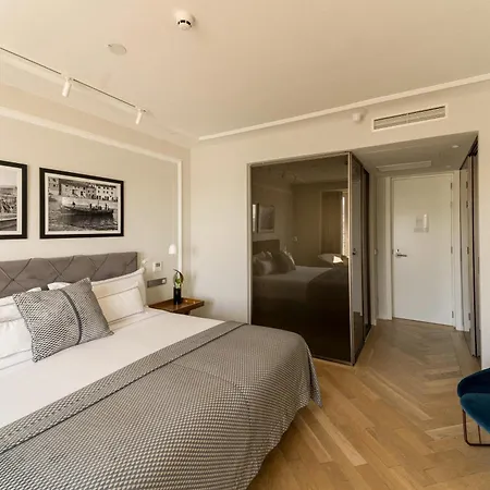 Lasala Plaza - Adults Only 4*